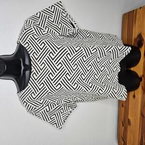 W5 Geometric Boxy Puffy Short Sleeved Top